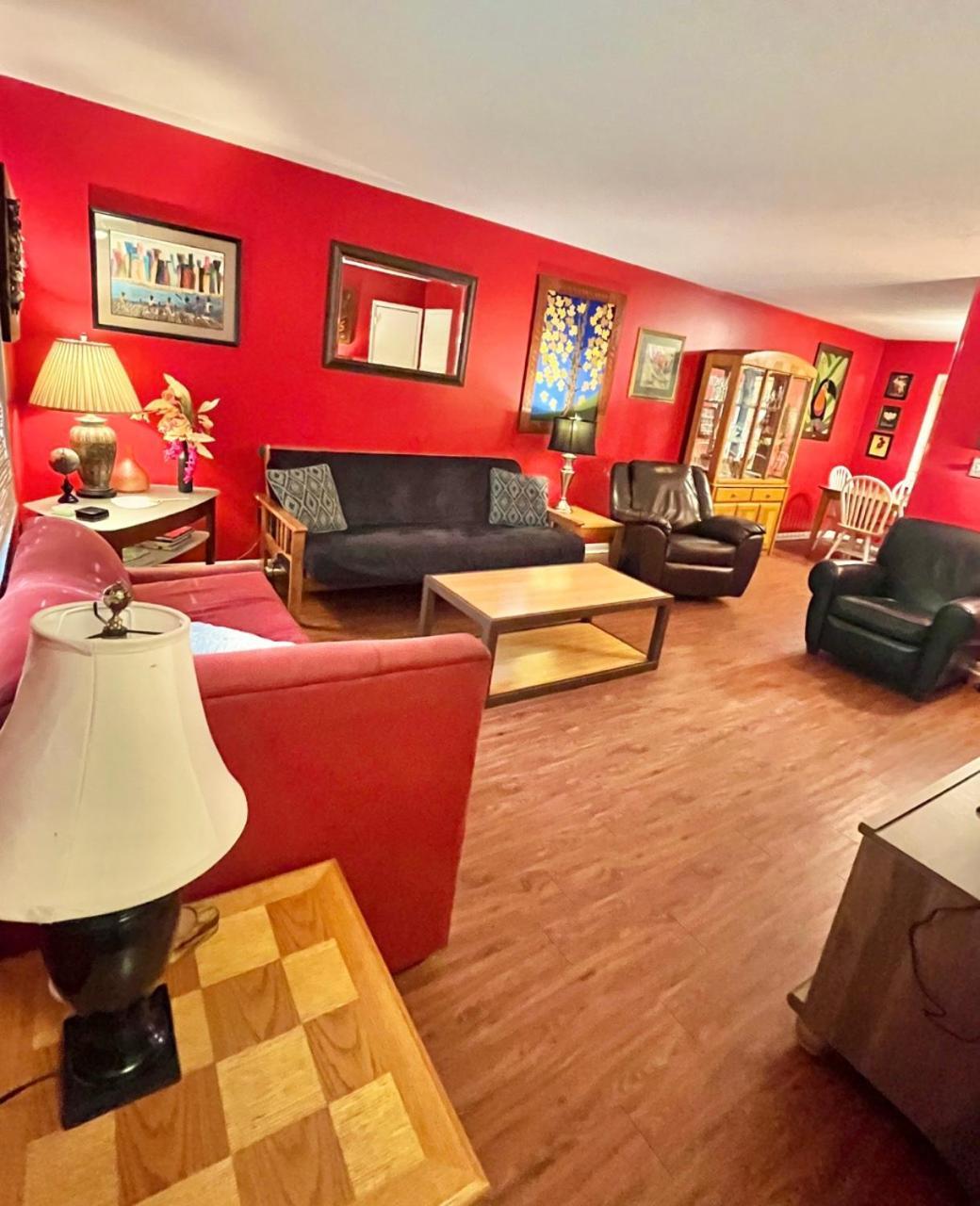 Family Friendly Downtown Home - Private Yard & Grill - Location, Location, Location! Athens Buitenkant foto